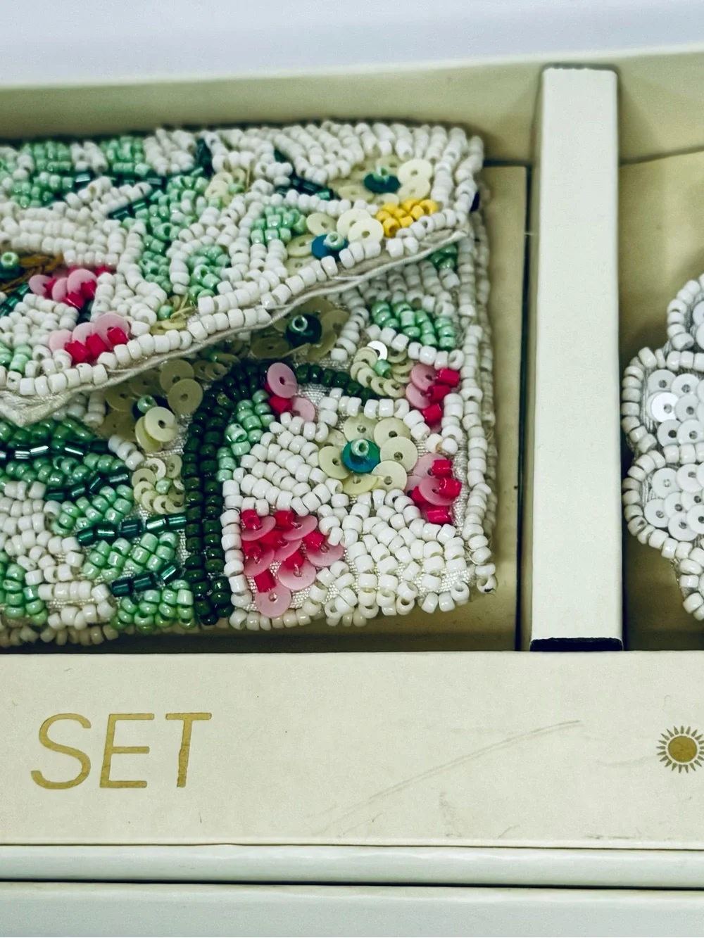 Sol Mer Beaded Floral Wallet - White, Green & Pink Seed Beads/Matching Keychain
